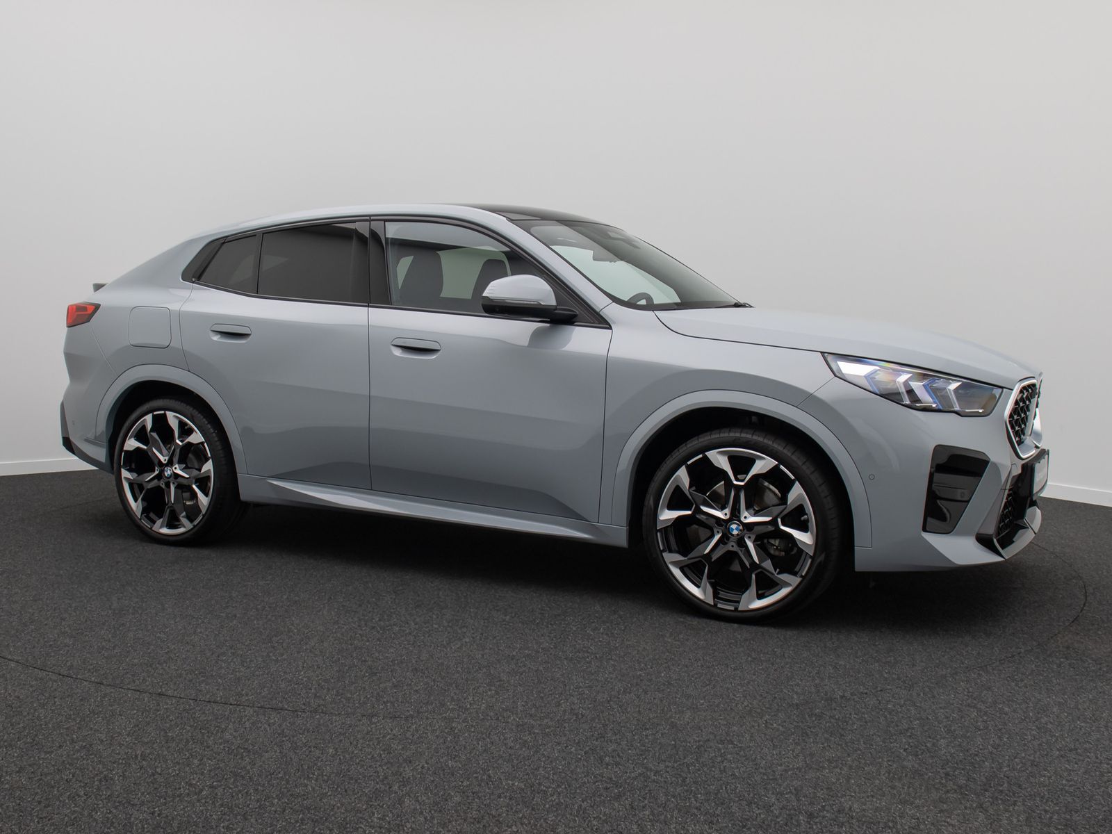 Fahrzeugabbildung BMW X2 sD20i M Sport 360°H/K HUD DAB Panorama 21Zoll