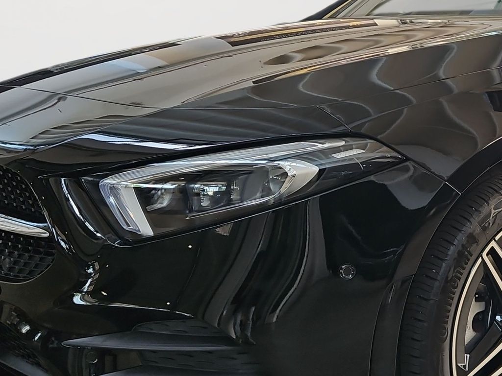 Fahrzeugabbildung Mercedes-Benz A 250 e AMG Night Navi HUD LED Sound SHZ Ambie.