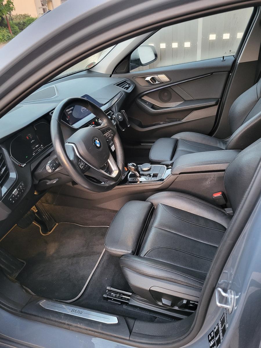 BMW 120d xDrive Sport Line > AT-Motor mit 12.548Km  