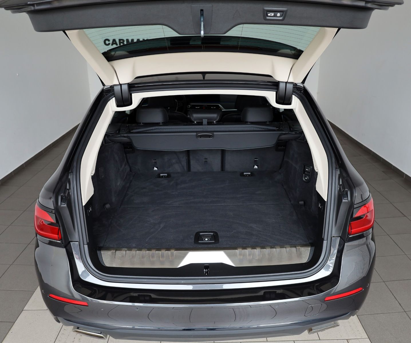 Fahrzeugabbildung BMW 530e xDrive Touring Leder,Navi,LED,HUD,Panorama