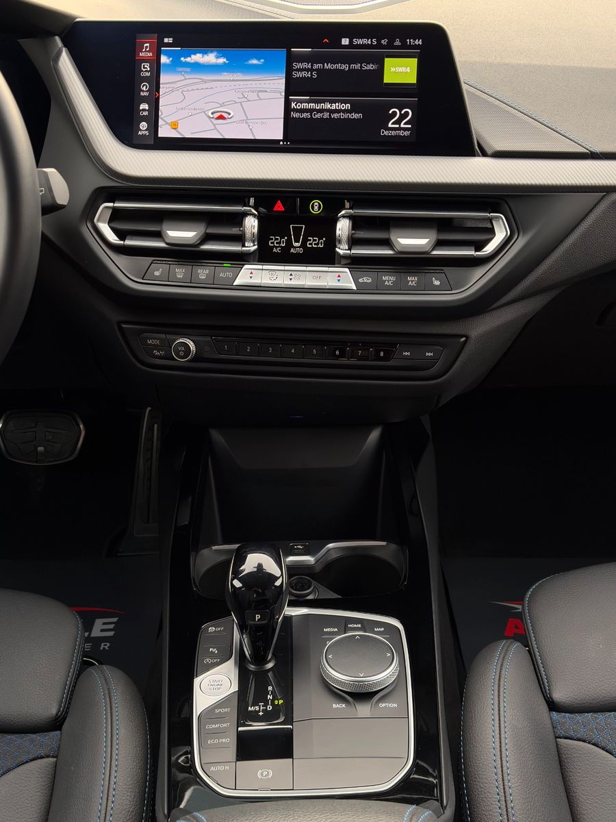 Fahrzeugabbildung BMW M135i xDrive HiFi SHZ LED DAB PDC Wireless Temp