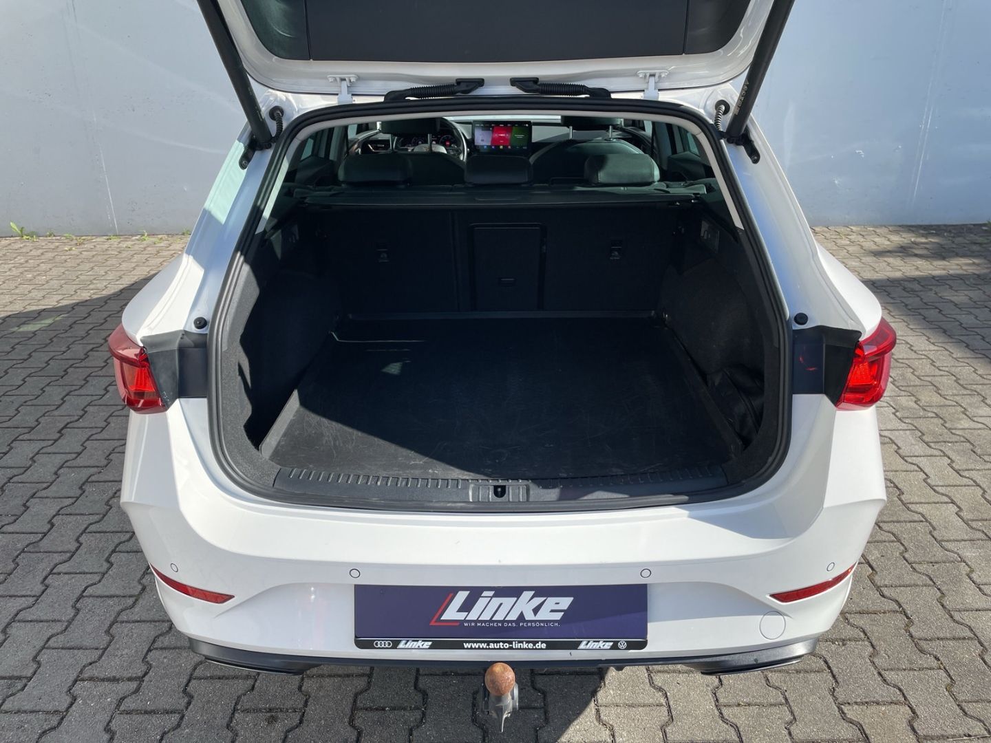 Leon Sportstourer 1.5 eTSI DSG AHK/Pano/Kamera/K