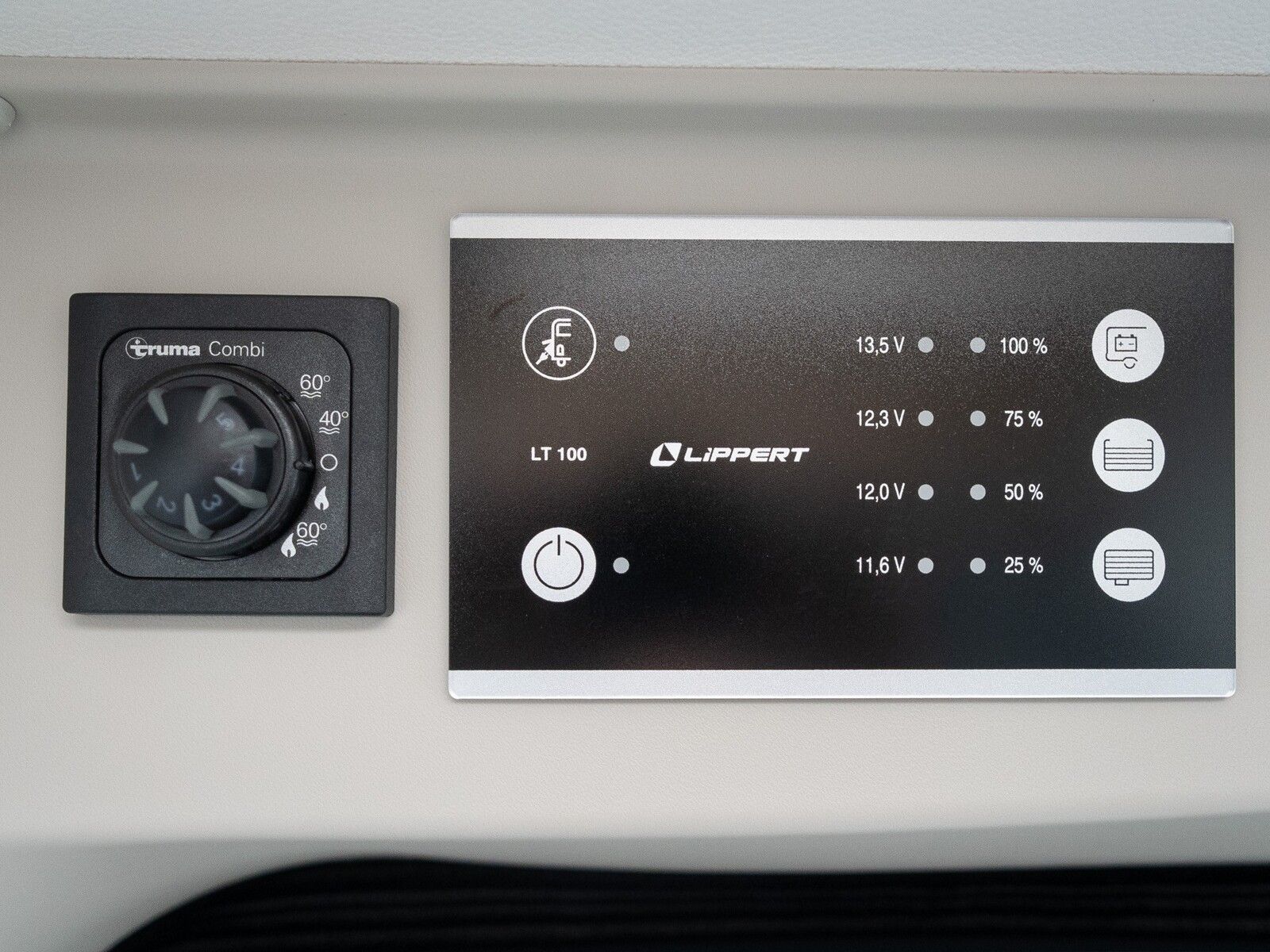 Fahrzeugabbildung Sunlight Cliff 600 Modelljahr 2026 mit Markise!