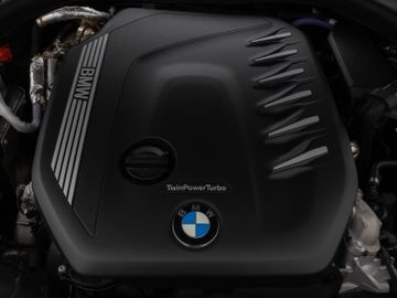 Fahrzeugabbildung BMW 530d Tour Luxury Line AHK Pano H/K Kamera DAB