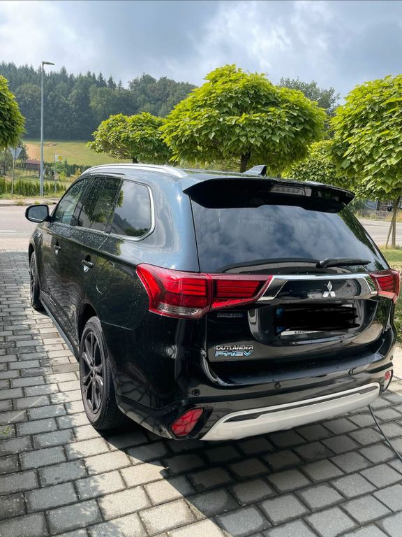 Image of Mitsubishi Outlander