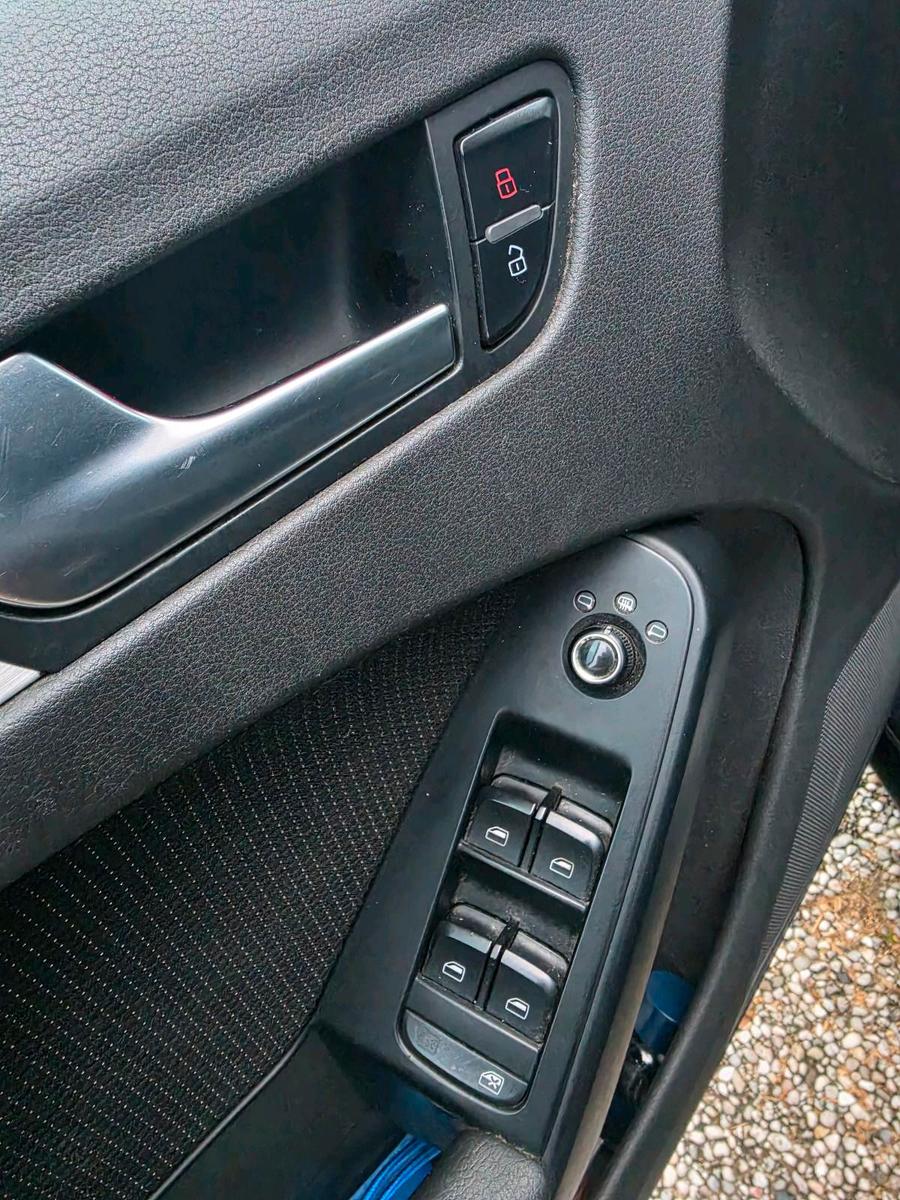 Audi A4 2009 — photo 11