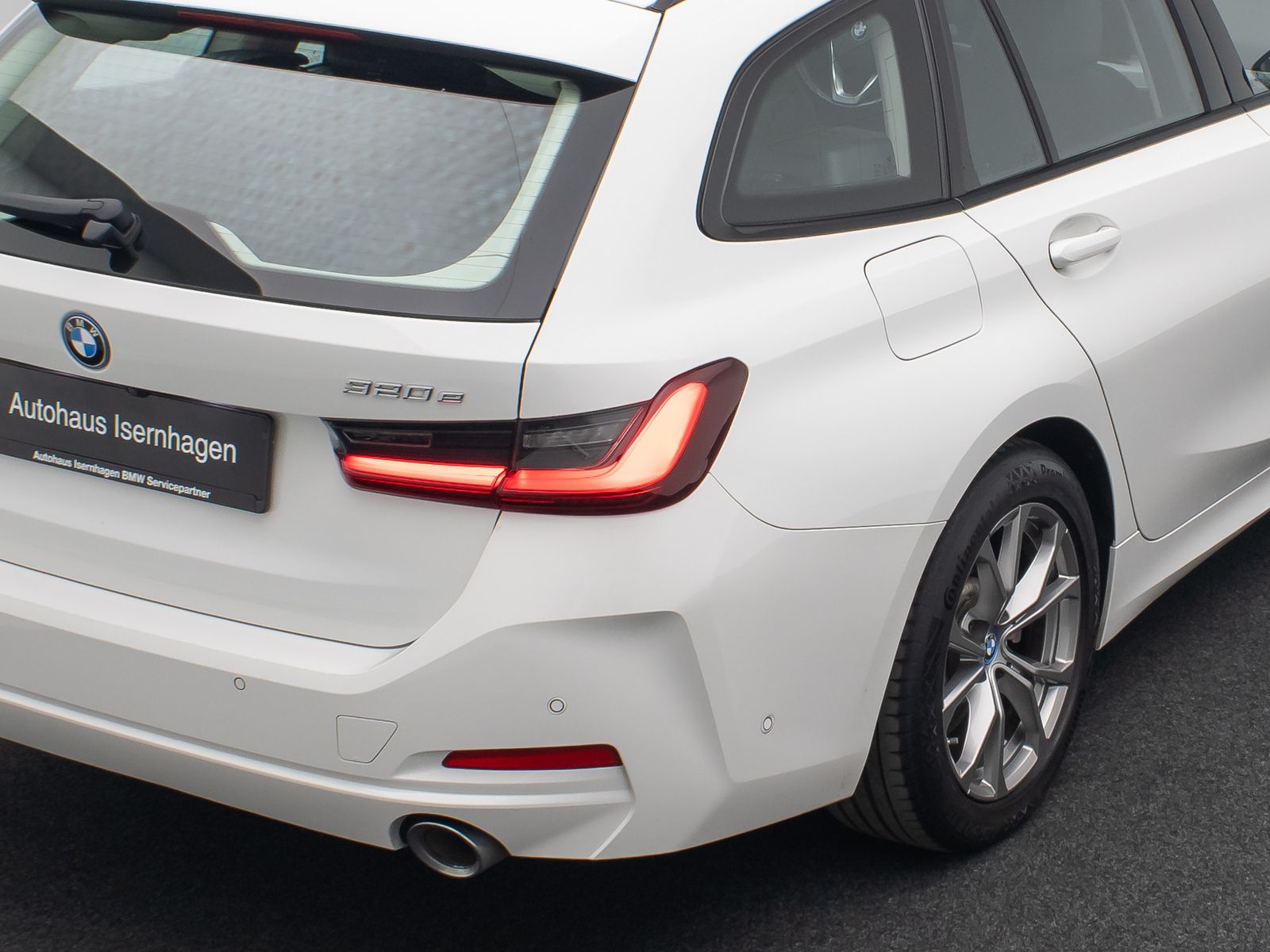 Fahrzeugabbildung BMW 320e Stop&Go AHK Kamera DAB Sportsitz DrivAssist