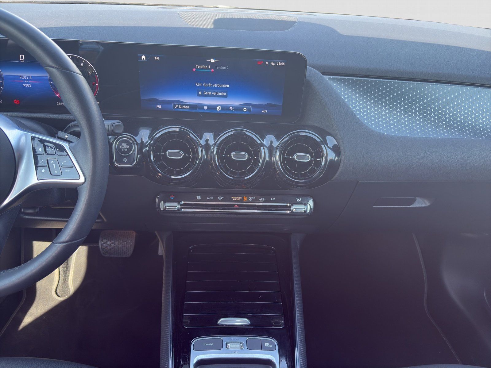 Fahrzeugabbildung Mercedes-Benz GLA 200 *KAMERA*LED*SITZHEIZUNG*SPURHALTEASSIST*
