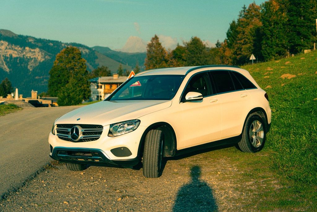 Image of Mercedes-Benz GLC 250