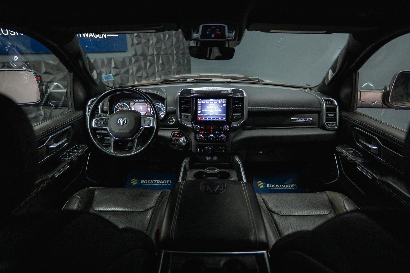 Fahrzeugabbildung Dodge RAM 5.7 V8 HEMI 4x4 NIGHT-Edition LARAMIE Sport
