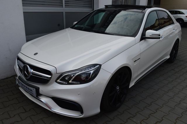 MERCEDES-BENZ E 63 AMG Lim. 4M*LED*Pano*R-Kamera*HarmanK*Mopf*
