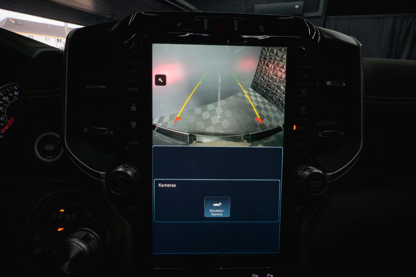 Fahrzeugabbildung Dodge RAM 5.7 V8 HEMI 4x4 LARAMIE PUNISHER *Pano*LED*