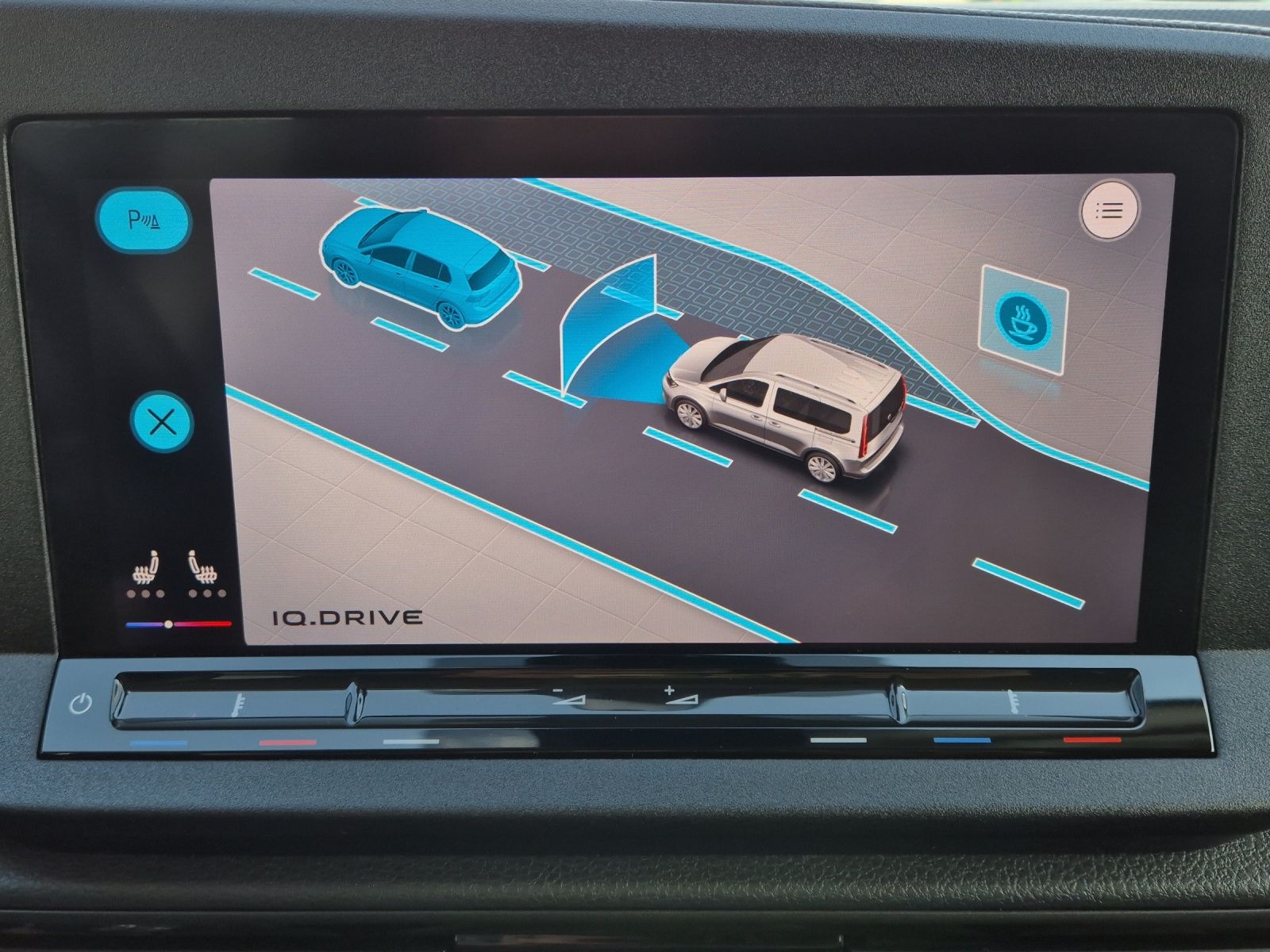 Fahrzeugabbildung Volkswagen Caddy Kombi TDI Standhzg Navi ACC PDC SHZ