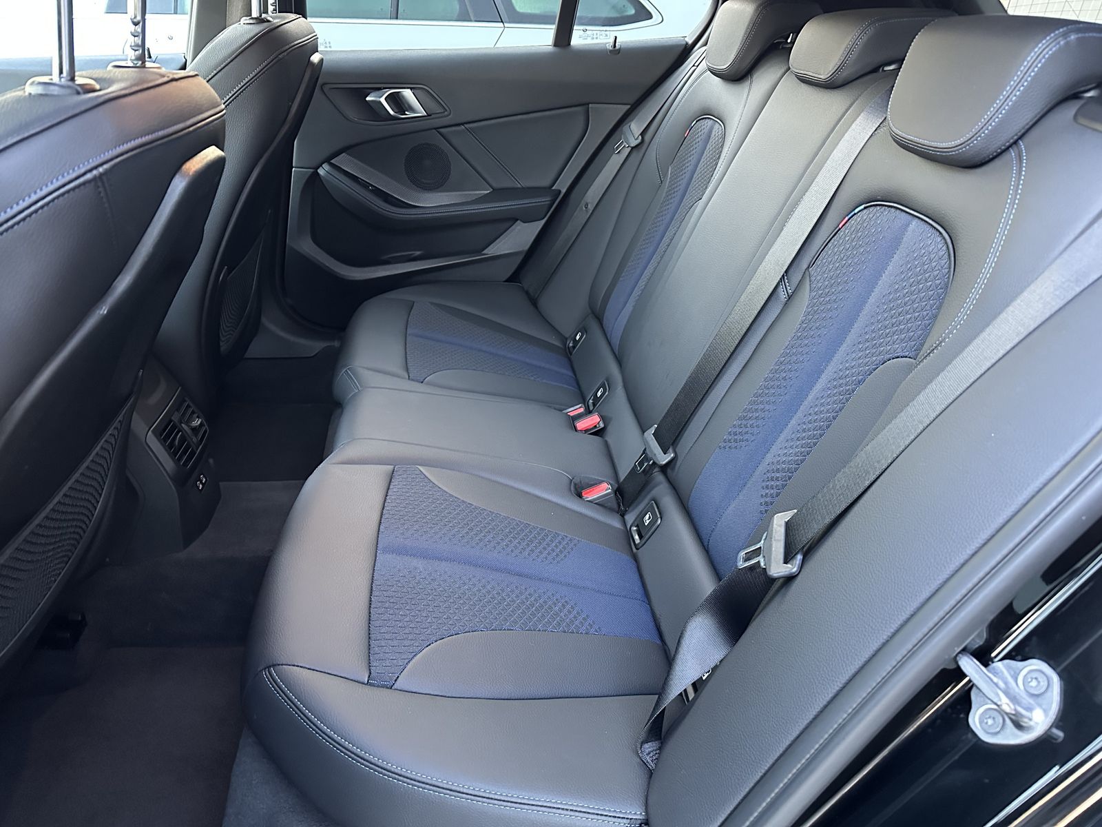 Fahrzeugabbildung BMW 120d M-Sport 5-Türer NAV+LED+HIFI+KAMERA+17ZO+PP