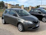 Lancia Ypsilon 1.2 69 CV 5 porte Gold - graue Lancia Ypsilon
