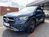 Mercedes-Benz GLA 250 e Progressive LED HUD PANO LEDER AHK SHG - blaue Mercedes-Benz GLA 250