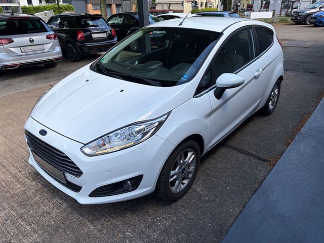 Fahrzeugabbildung Ford Fiesta Titanium+Kamera+Navi+SHZ+Allw.LM+BT+PDC
