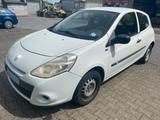 Renault Clio Yahoo! 1.2 16V 75 Yahoo! - Renault Clio mit Benzin-Antrieb: Limousine, Yahoo