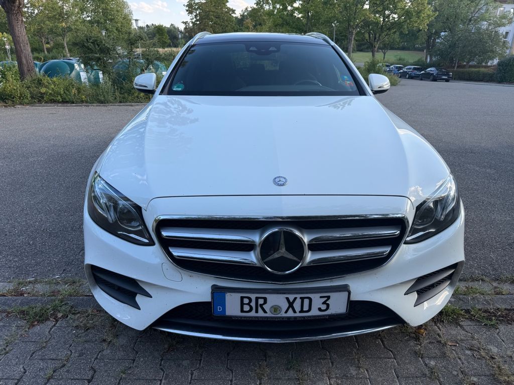 Image of Mercedes-Benz E 220