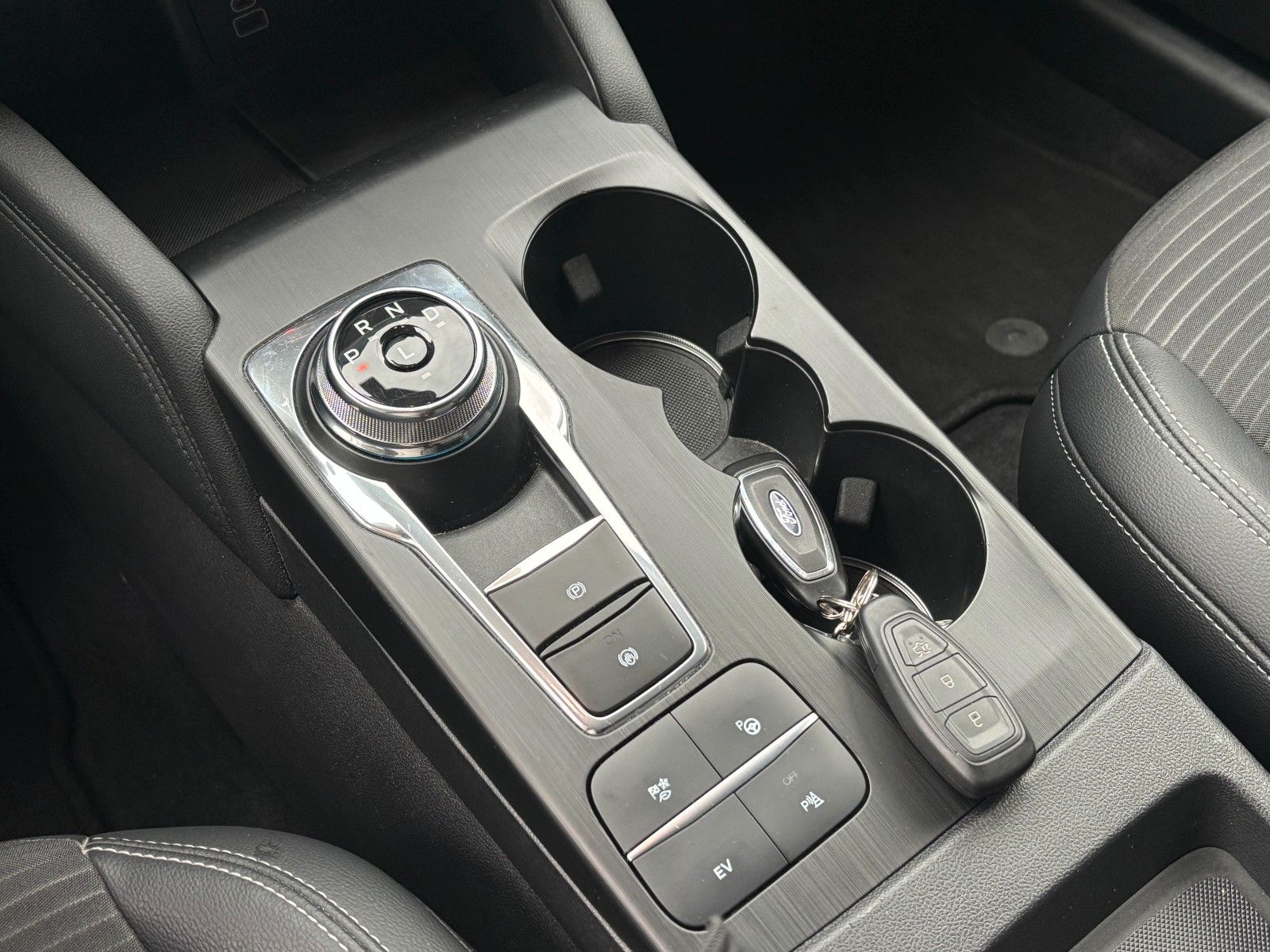 Fahrzeugabbildung Ford Kuga Titanium X *PlugInHybrid*Kamera*LED*SHZ*ACC