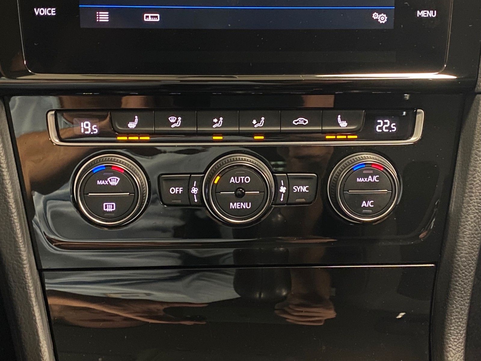 Fahrzeugabbildung Volkswagen Golf  7 1.4 TSI Highline+NAVI+LED+ergoActive+ACC