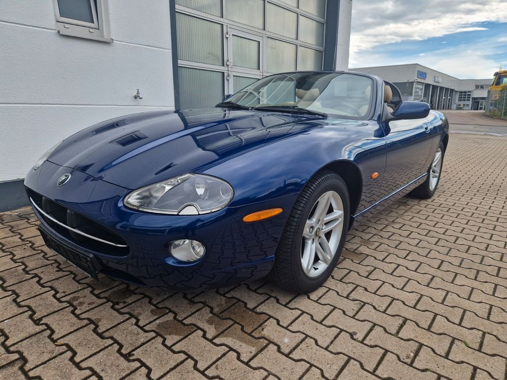 JAGUAR XK8