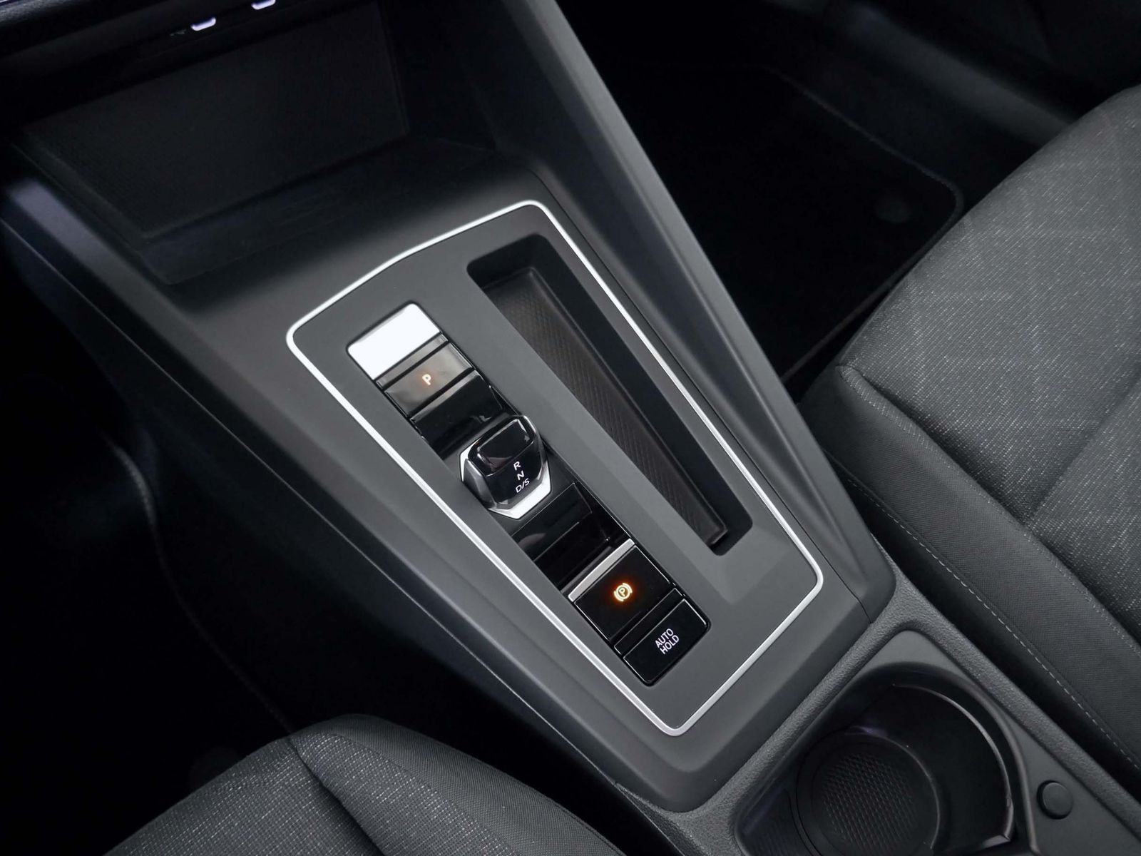 Fahrzeugabbildung Volkswagen Golf VIII Variant Life 2.0 TDI DSG | LED RFK ACC