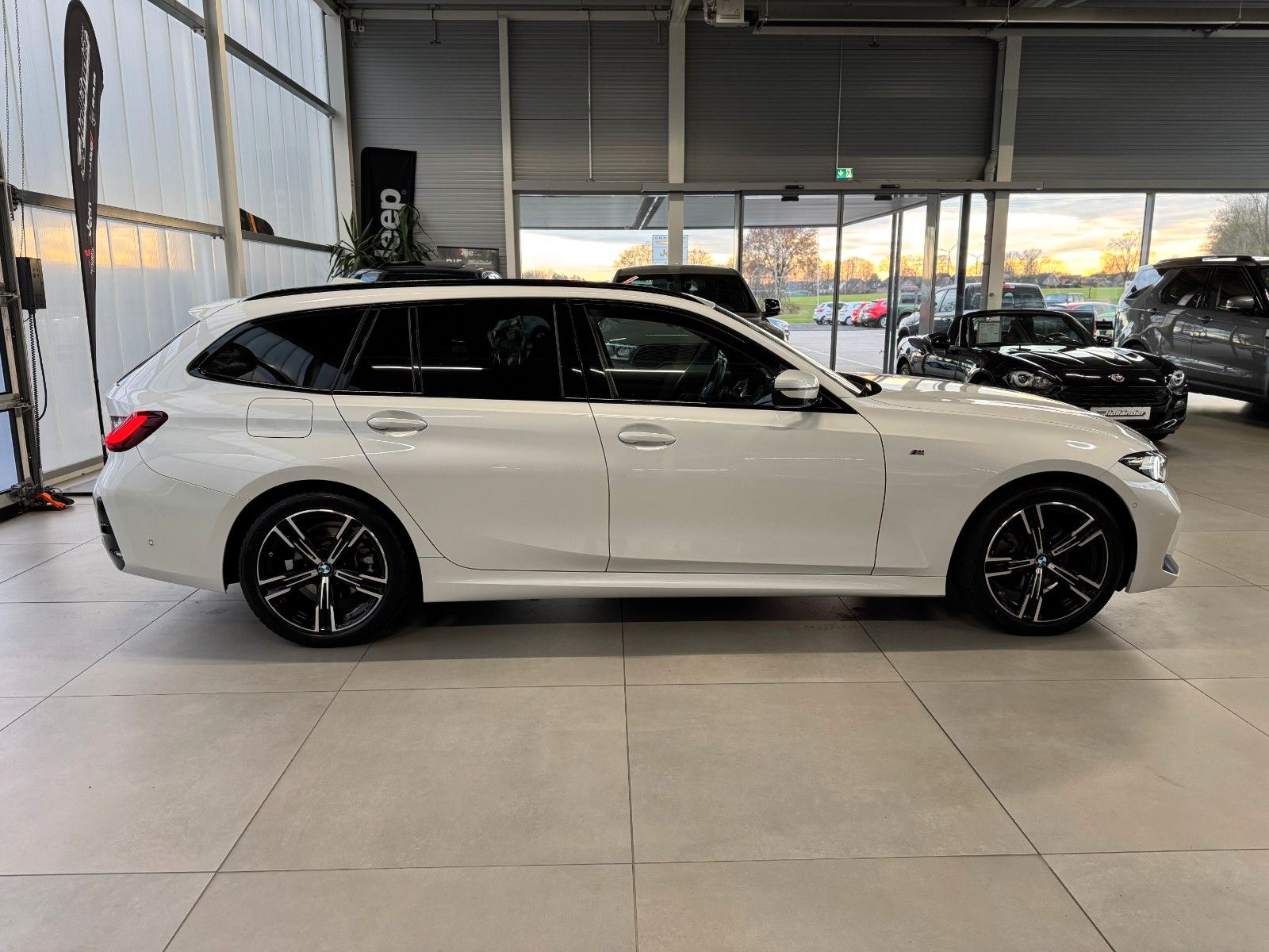 Fahrzeugabbildung BMW 320 d Touring xDrive MSport "Leder PANO Innov.P"