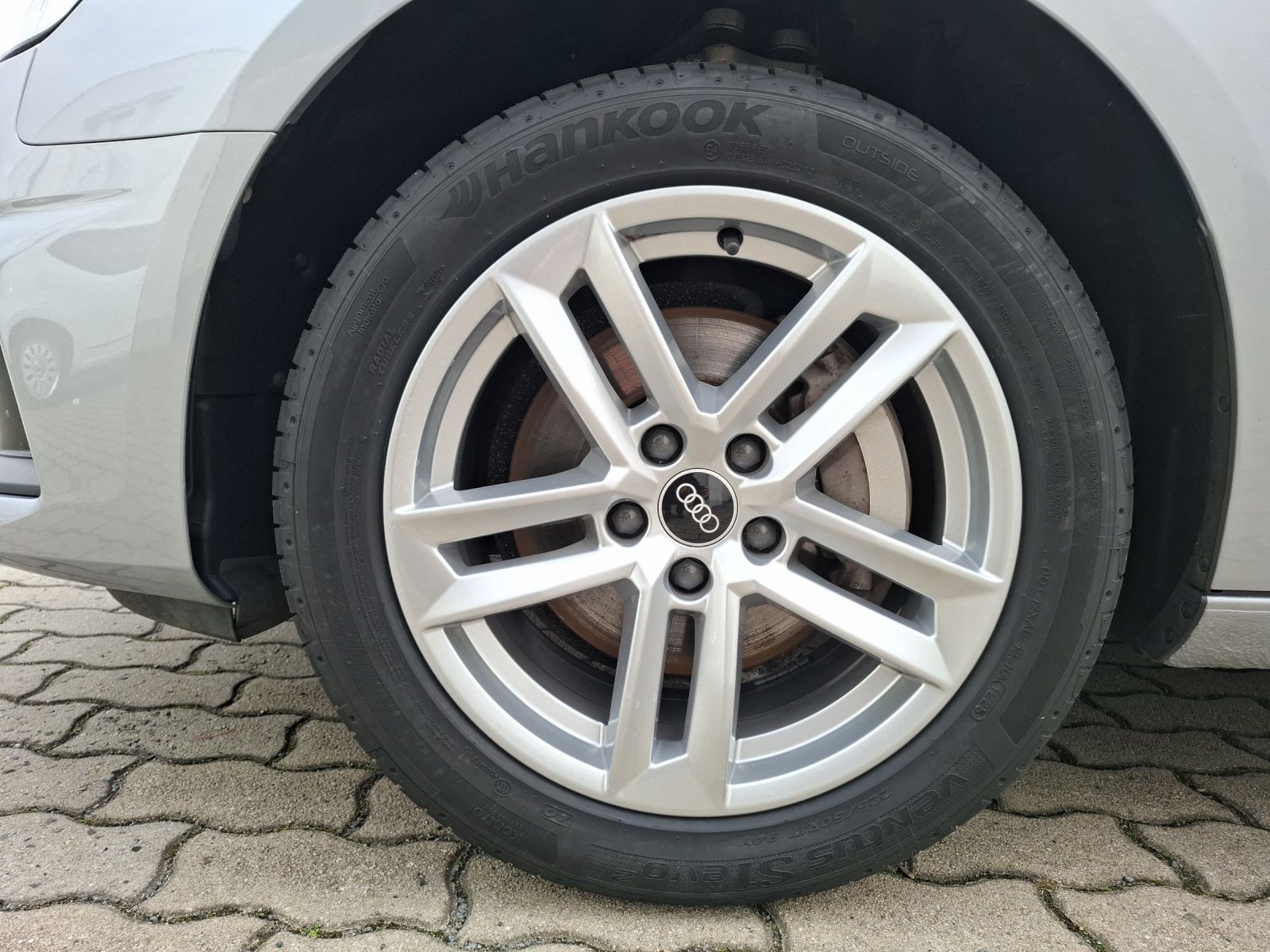 Fahrzeugabbildung Audi A4 Avant 40 TDI quattro S-tronic AHK Navi ACC PD