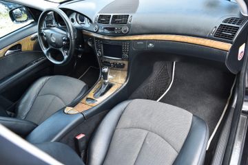 Mercedes E 200 - 12