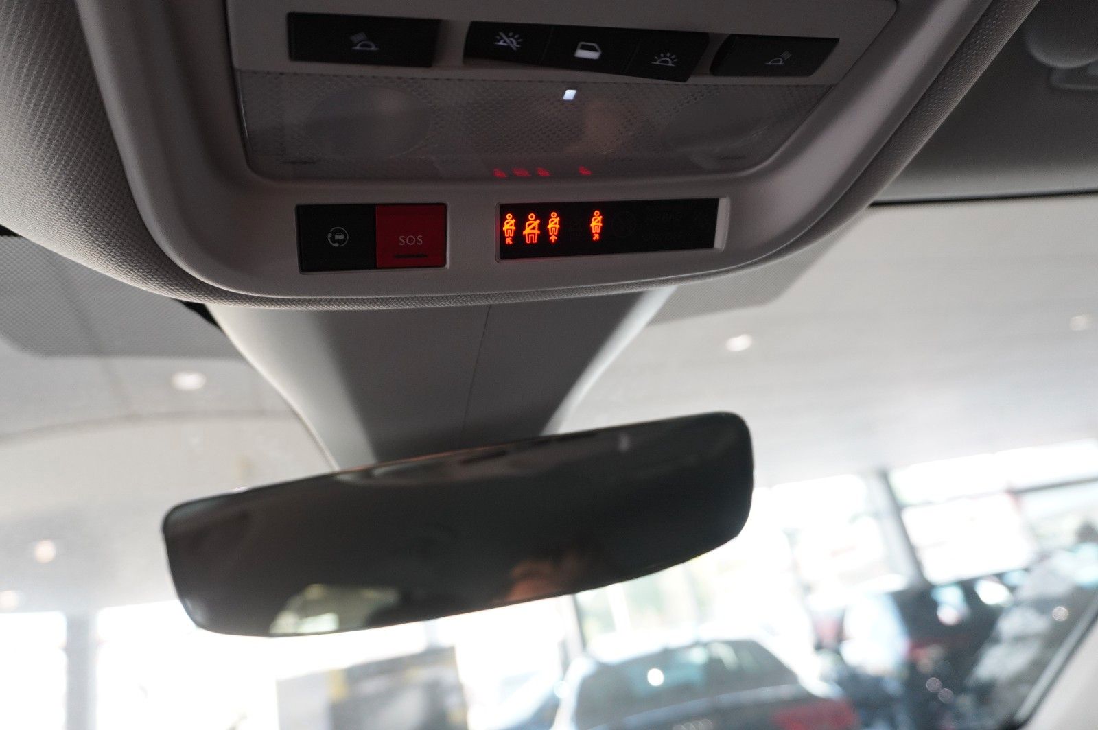 Fahrzeugabbildung Opel Grandland (X) 1.6T GSe HYBRID 4X4 NAVI/SPORT/AHK