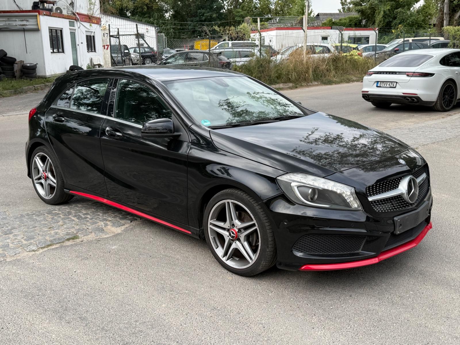 Mercedes-Benz A 180 7G-DCT AMG  ALCANTARA NAVI SITZHEIZUNG