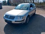 Volkswagen VW Passat TÜV und Inspektion Neu - Volkswagen Passat aus 2005: Kombi