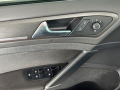 VW Golf VII Lim. GTI Performance /LED/virtual