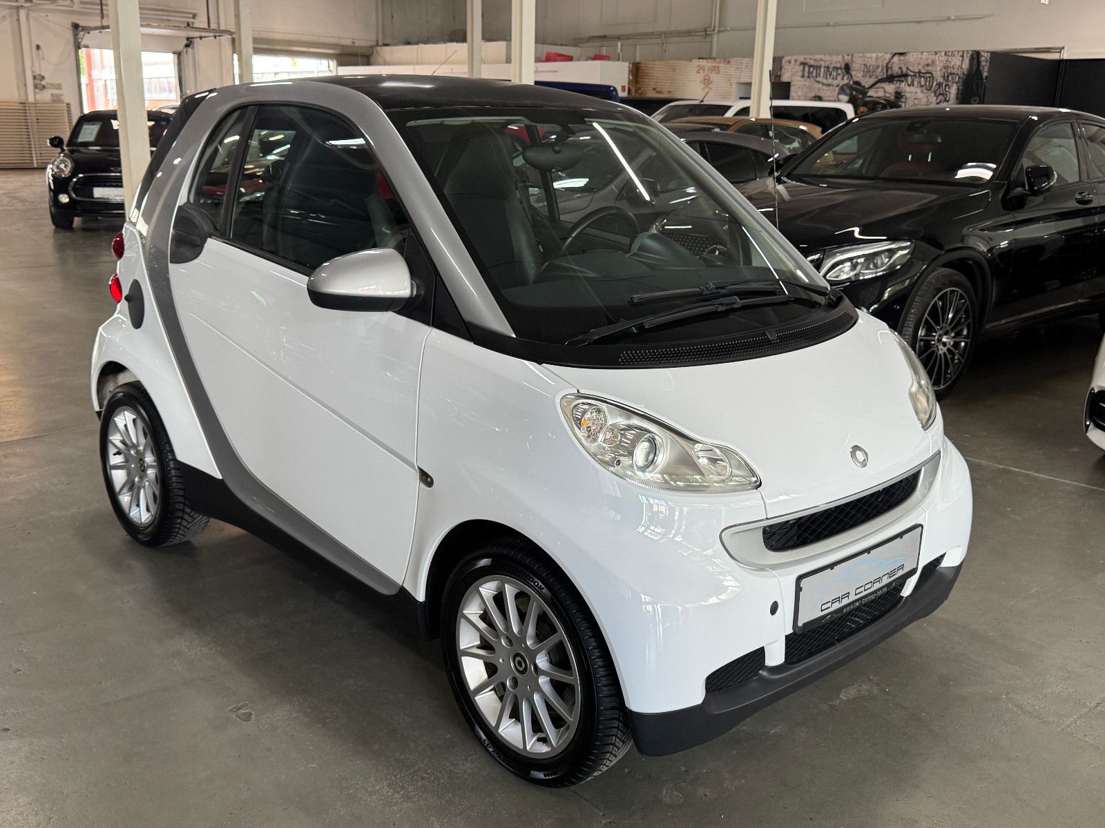 Fahrzeugabbildung Smart ForTwo 1.0 62kW PASSION AUTOMATIK LEDER KLIMA SH