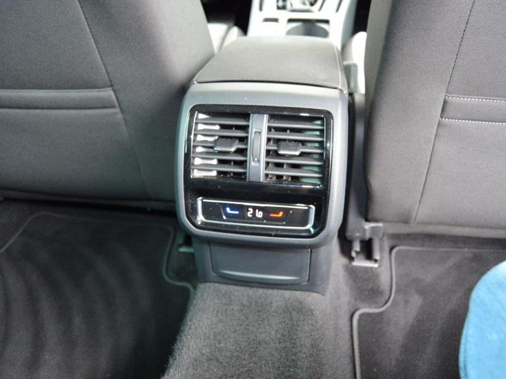 Passat Variant 1.5 TSI DSG R-Line Sport AHK/18-Z