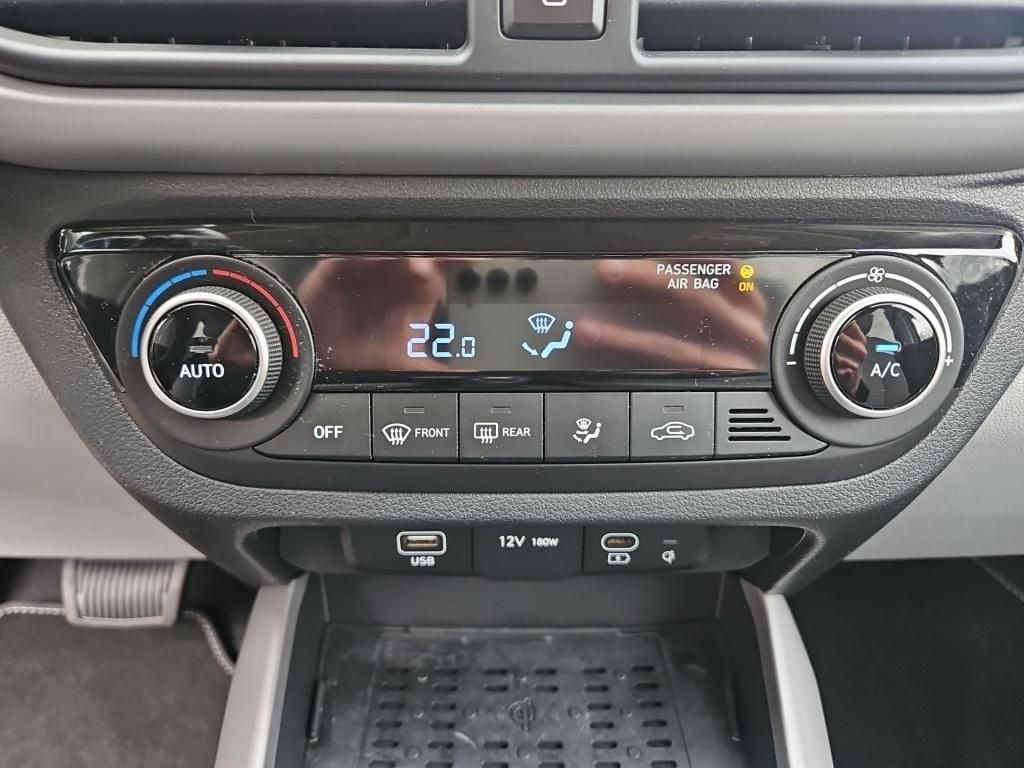 Fahrzeugabbildung Hyundai i10 1.2 Benzin A/T Prime LM KlimaA Navi PDC AUT