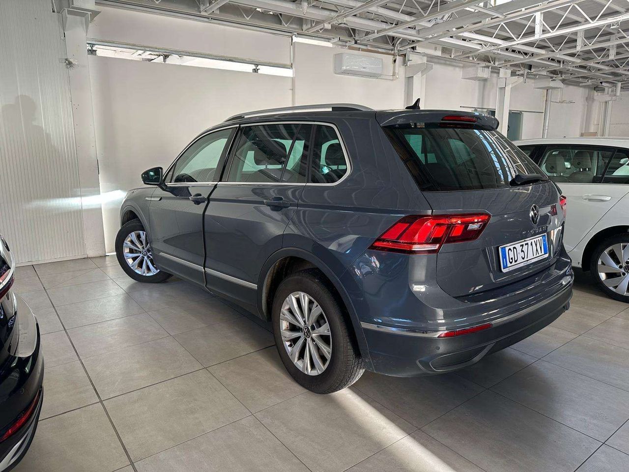 Volkswagen Tiguan Tiguan 2021 2.0 tdi Life 150cv imagem 3