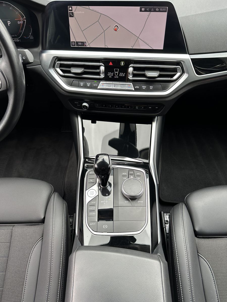 Fahrzeugabbildung BMW 320d Touring Sport-Line NAV+LED+AHK+ACC+KAM+18ZO