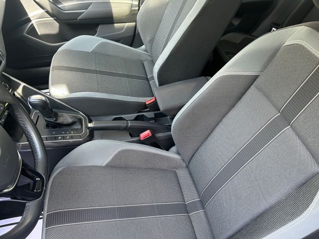 Fahrzeugabbildung Volkswagen Polo Highline Autom.+Panorama+Navi+CarPlay+SHZ+