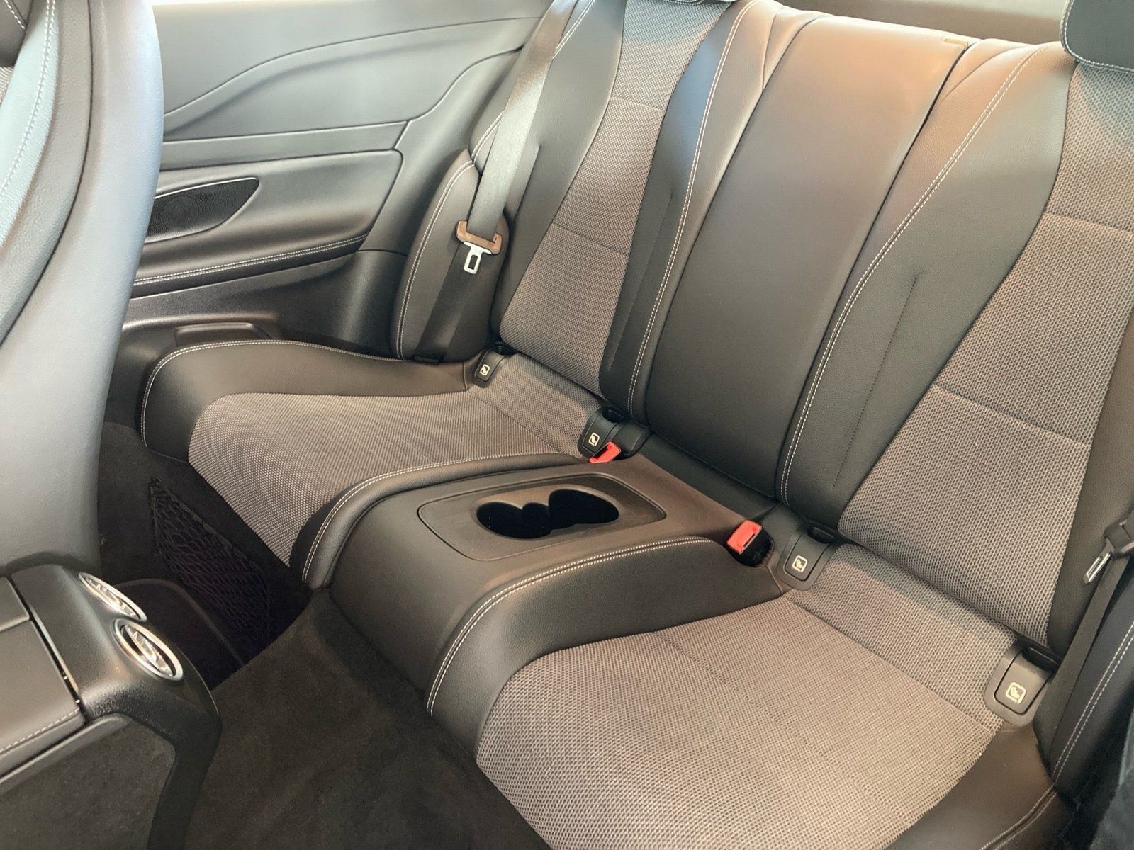 Fahrzeugabbildung Mercedes-Benz E 200 Avantgarde*Totwinkel*Kamera*LED*Park-Pilot