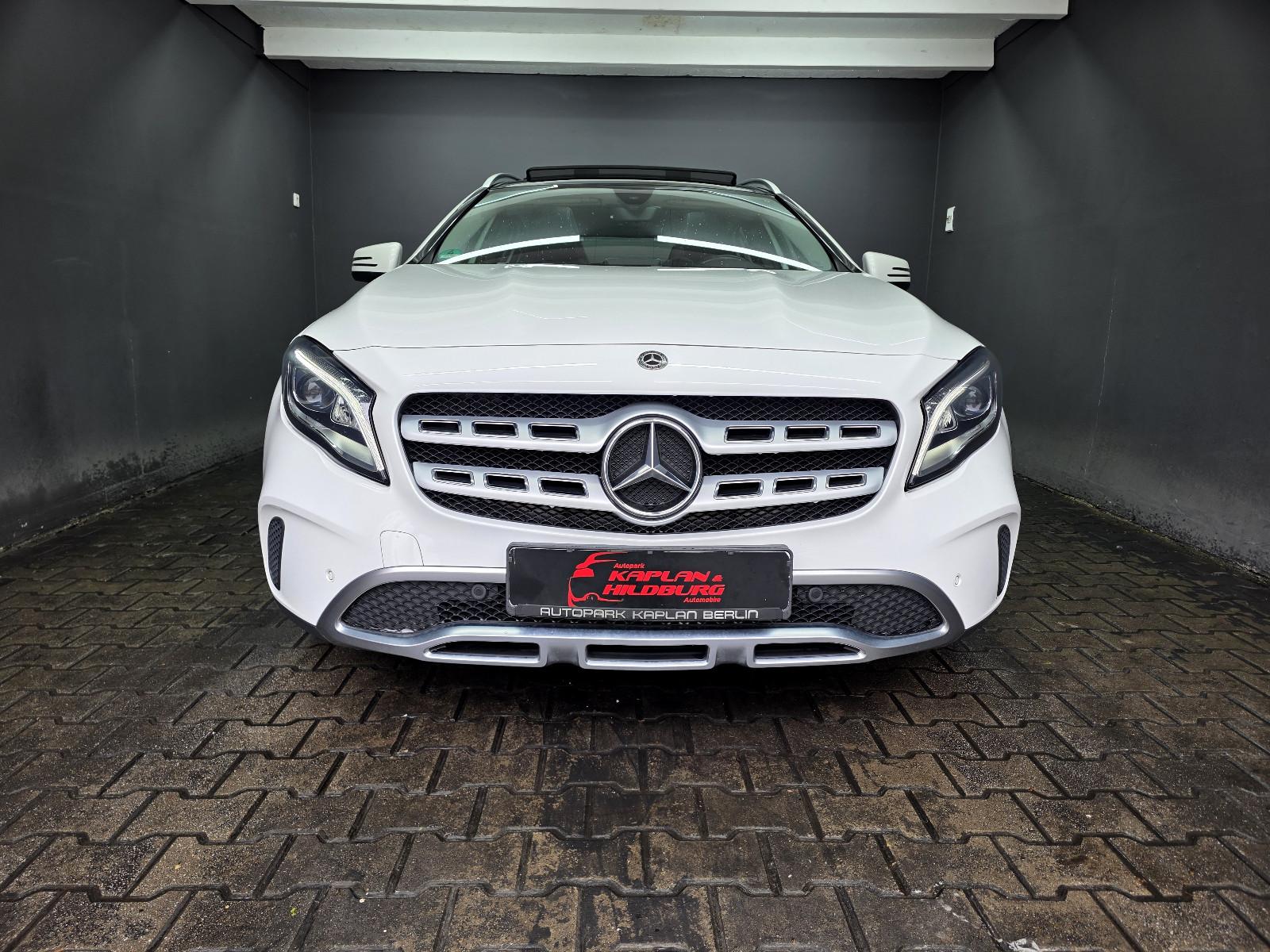 Mercedes-Benz GLA 200 URBAN, AUTOMATIK, PANORAMA, R-KAMERA