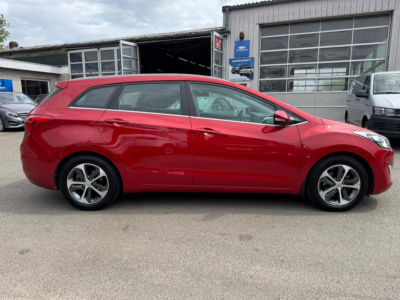 Hyundai i30 1,6L AUTOMATIK/AHK/TÜV/KLIMA/TEMPOMAT/MFL