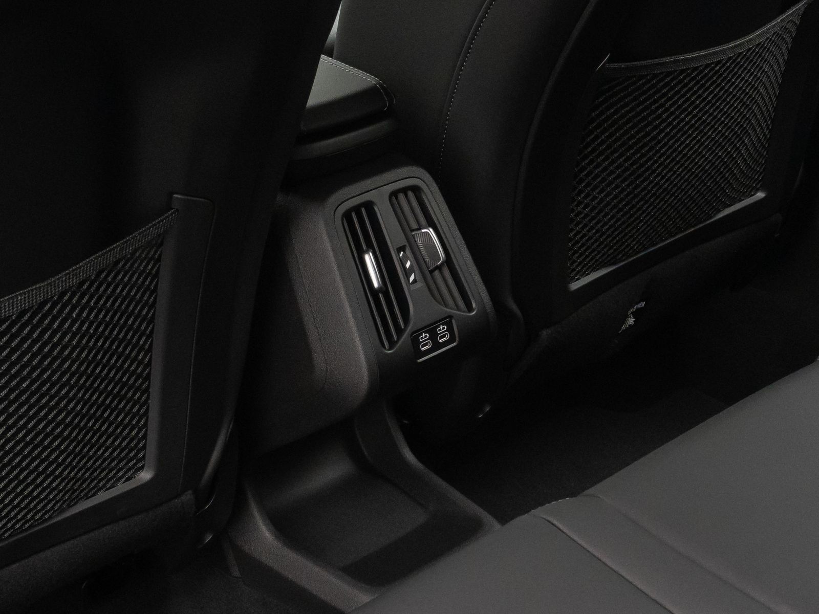 Fahrzeugabbildung BMW 218d Active Tourer M Sport LED Navi RFK AHK DAB