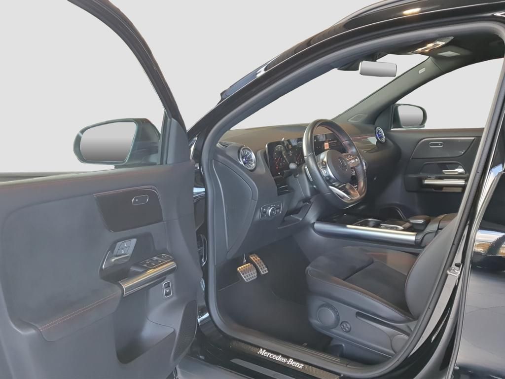 Fahrzeugabbildung Mercedes-Benz GLA 200 AMG*Night*LED*KeyLess*SpurH*ParkAss*RFK