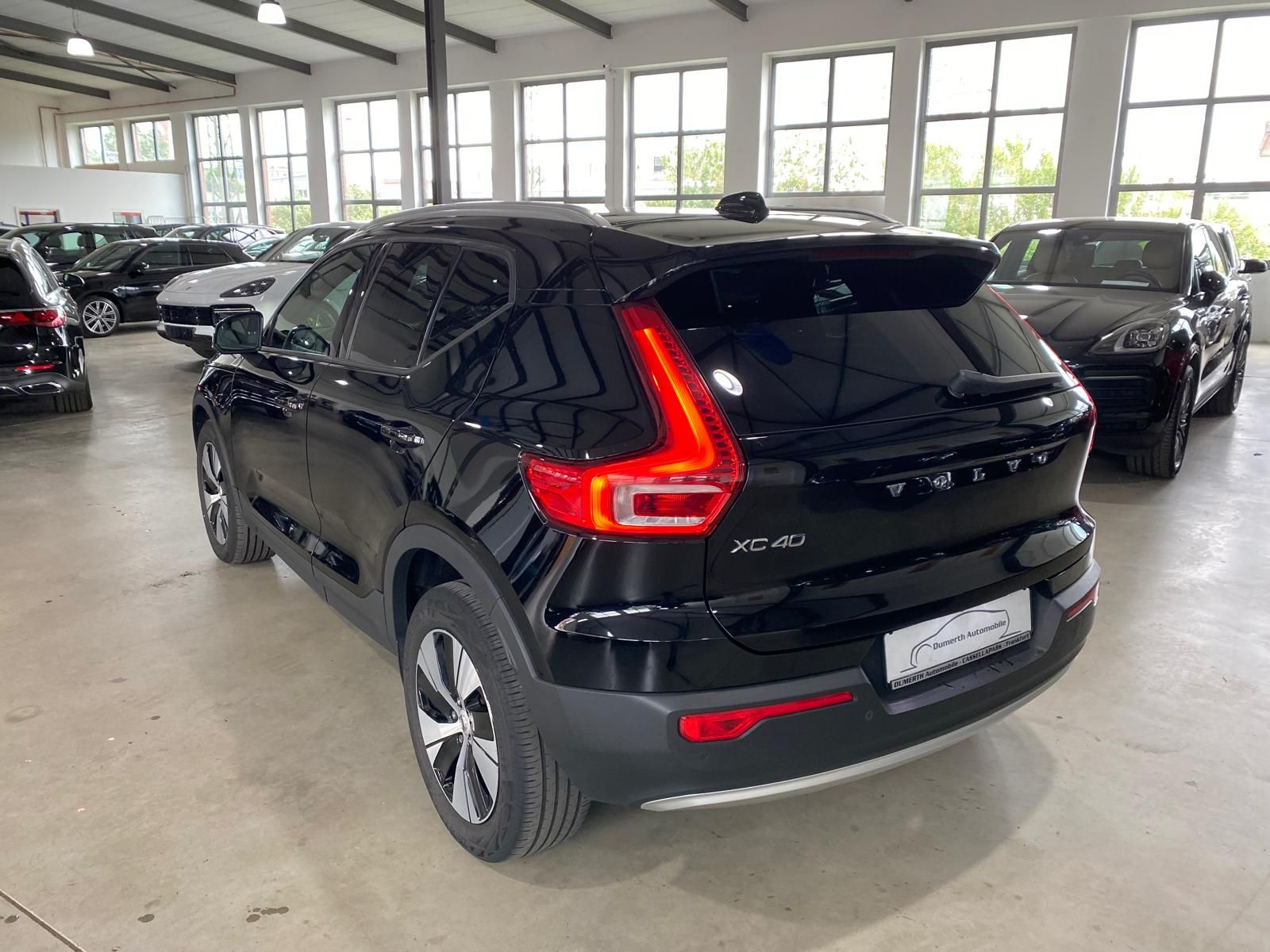 Fahrzeugabbildung Volvo XC40 Momentum Pro/Navi/LED/SH/