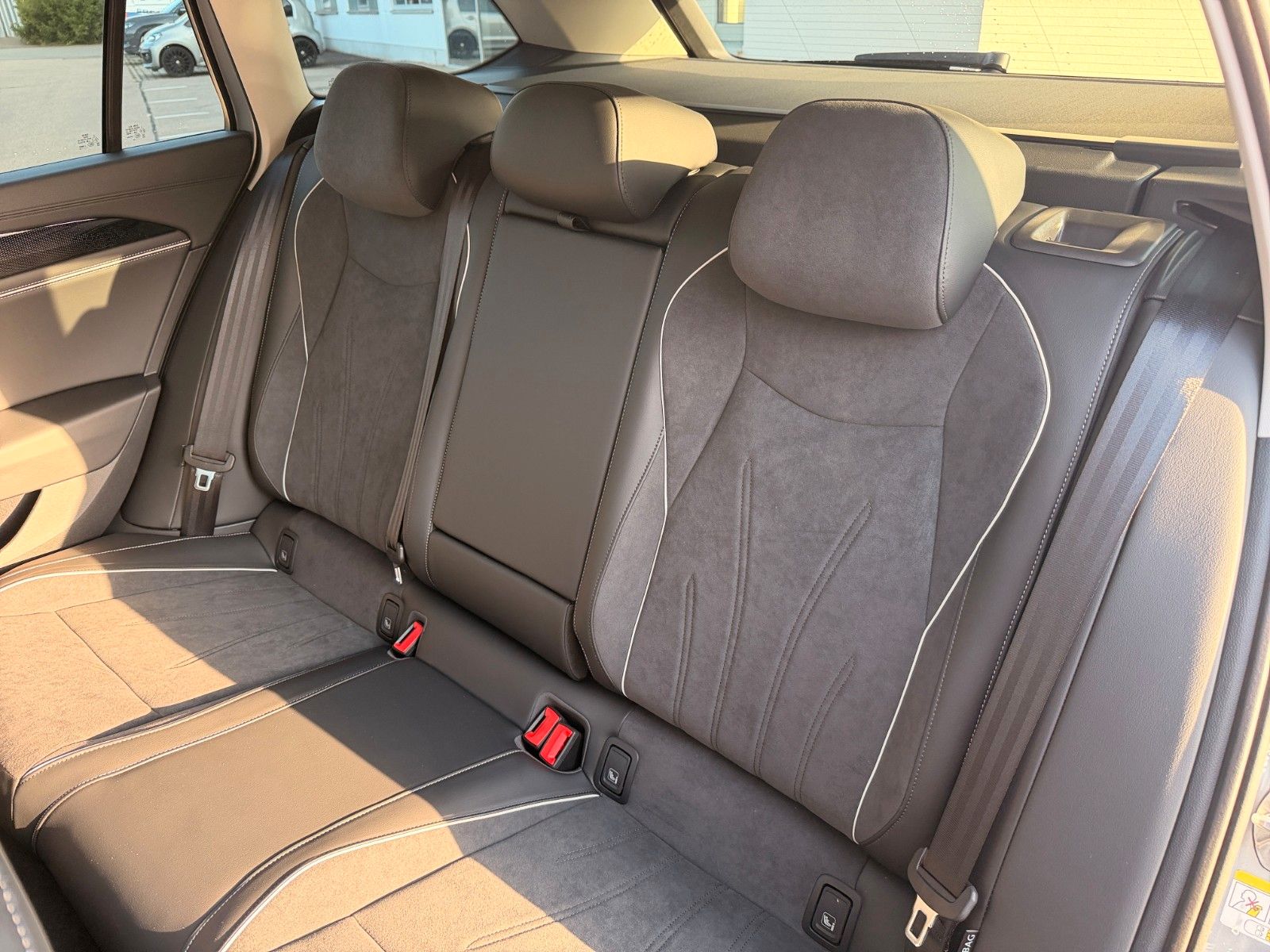 Volkswagen Passat Variant - Bild 11