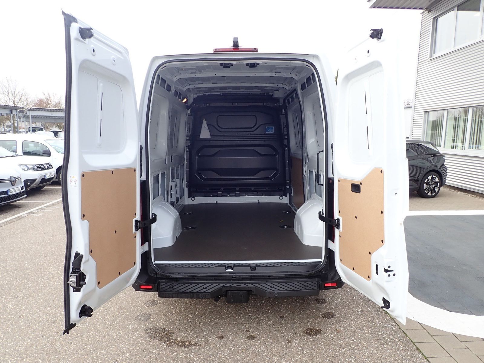 Fahrzeugabbildung Renault Master Kastenwagen FWD Kasten extra L2H2 3,5t Bl