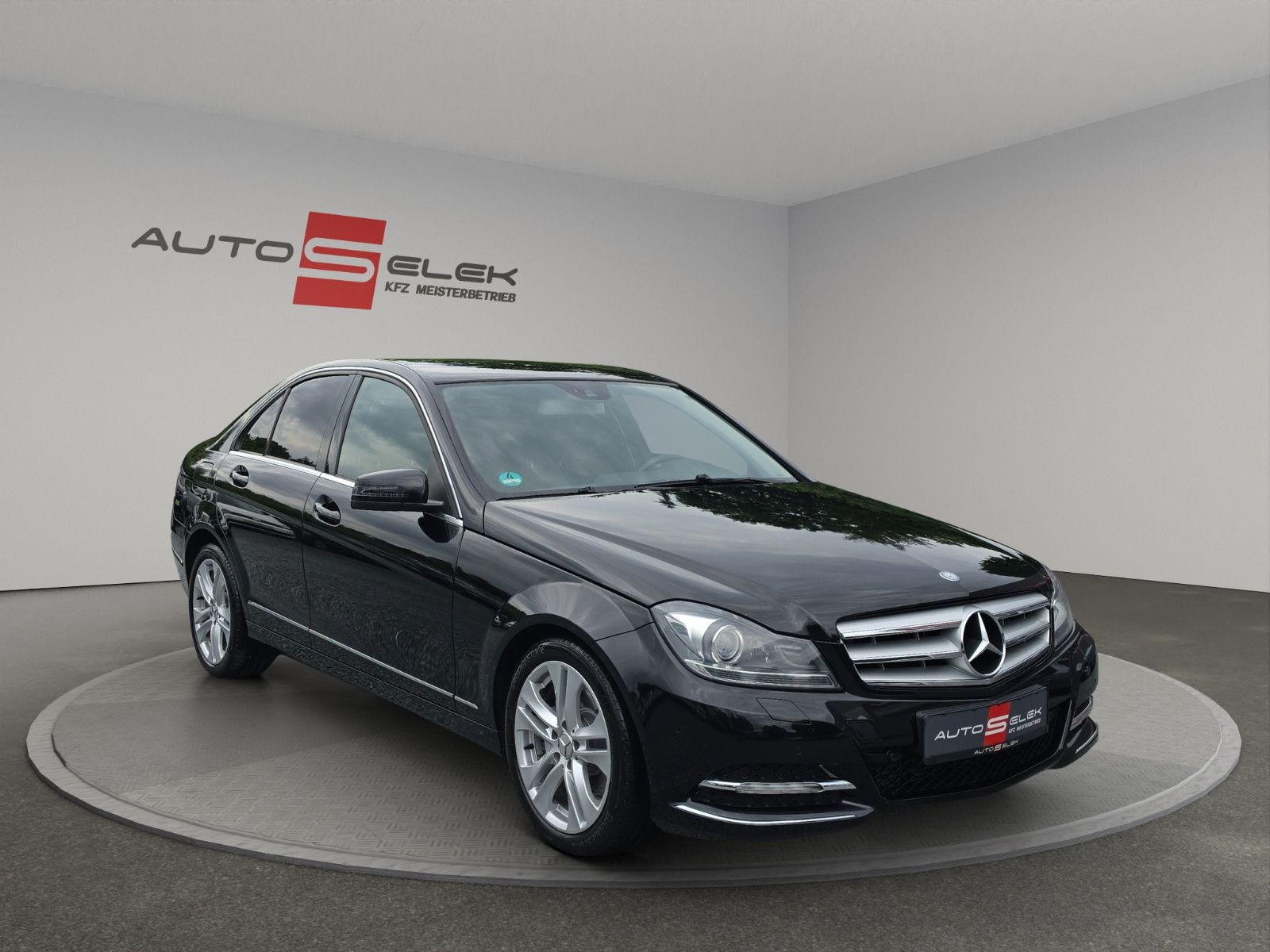 Fahrzeugabbildung Mercedes-Benz C 200 CGI BlueEfficiency AVANTGARDE/AUTOMATIK