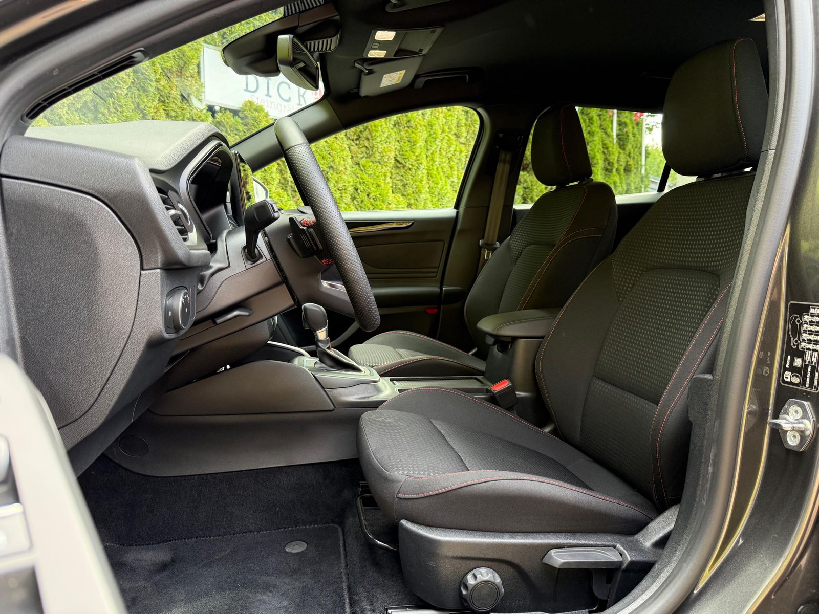 Fahrzeugabbildung Ford Focus 1.0EB ST-Line MATRIX+NAV+WINTER+CARP+SYNC4